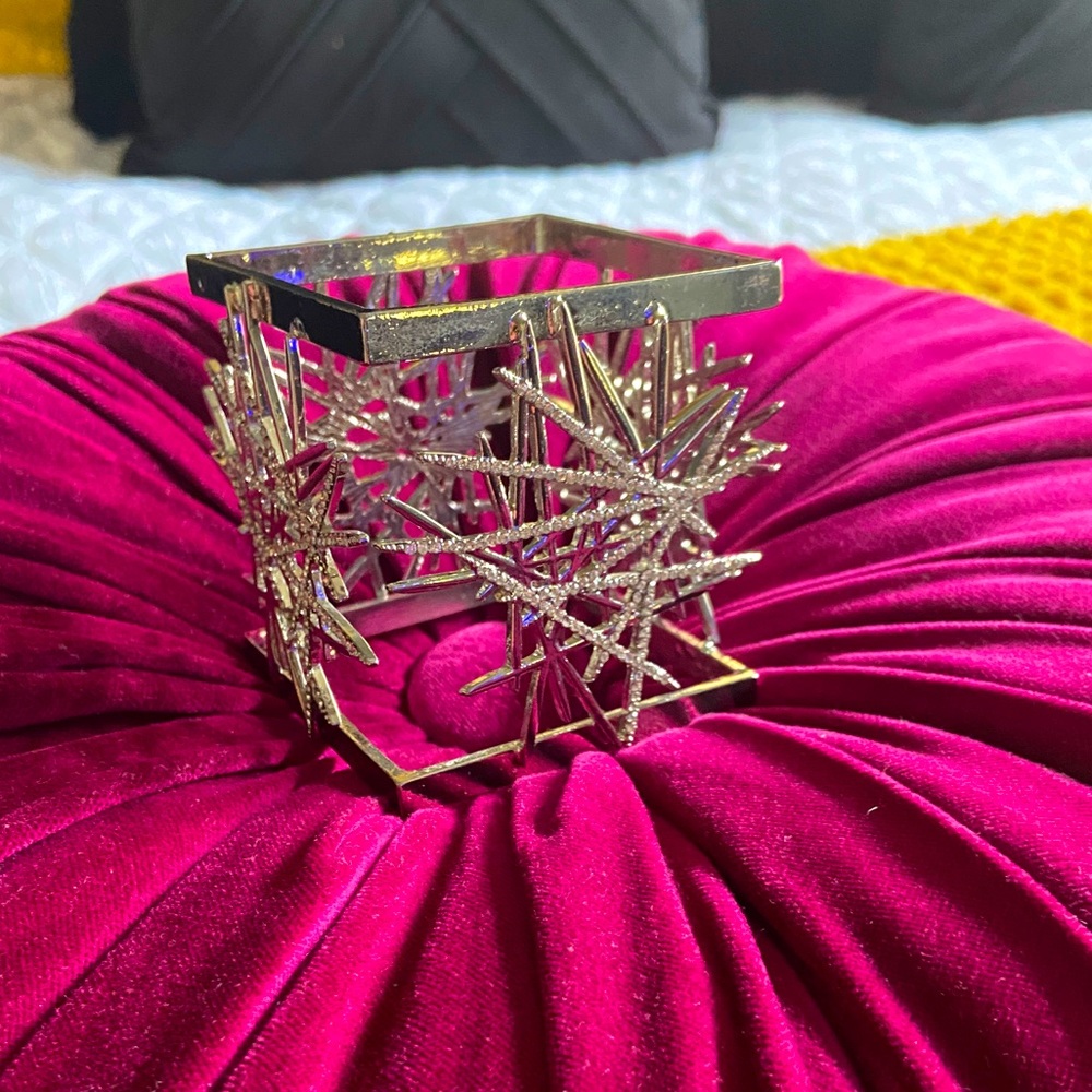 Vintage Sassy Jones Bangle - Gold (NWOT)